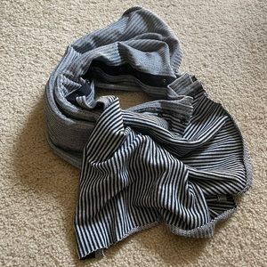Lululemon Vinyasa scarf